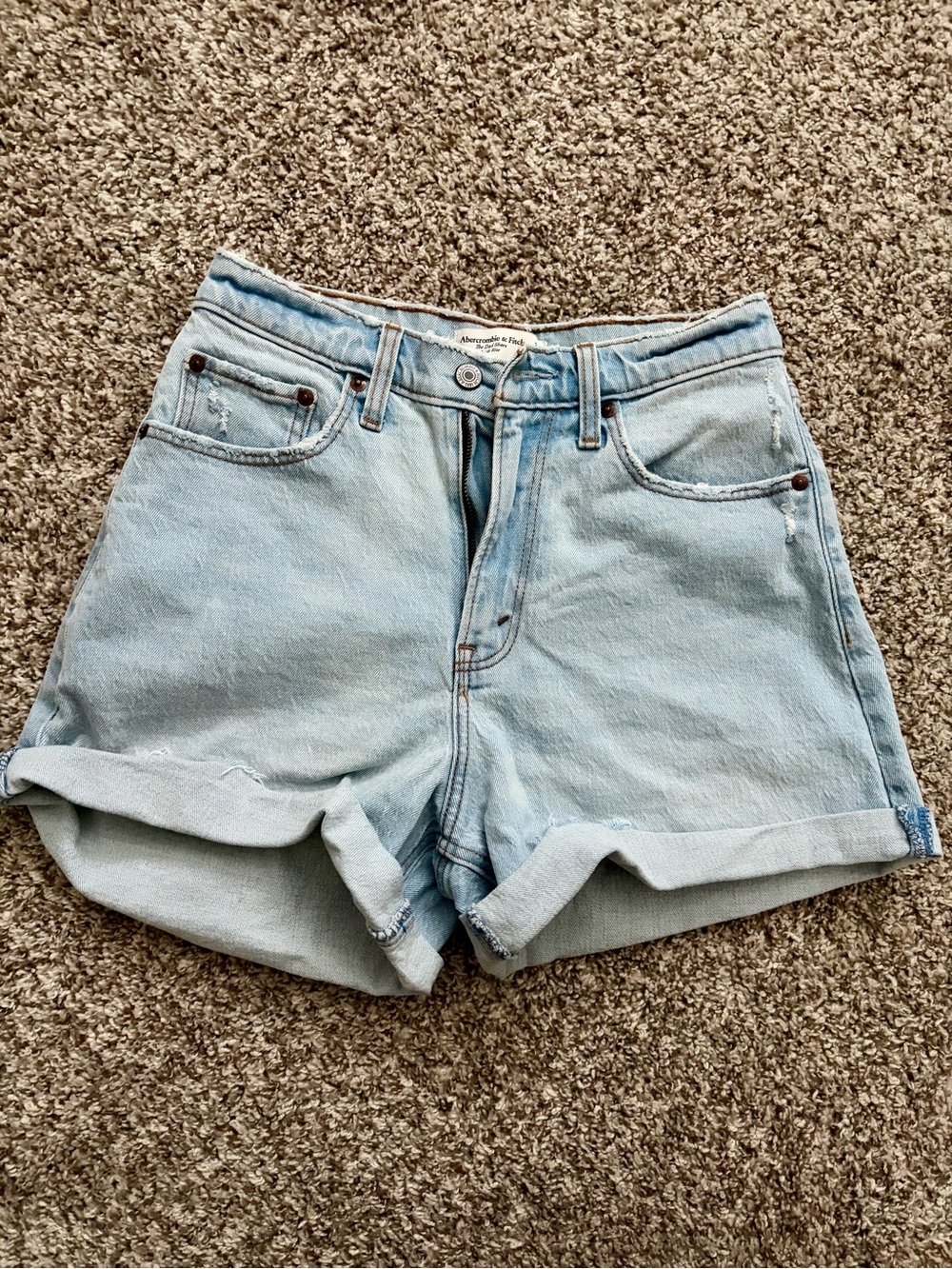 Abercrombie & Fitch Light Denim Dad Short Curve Love Size 2 Like New